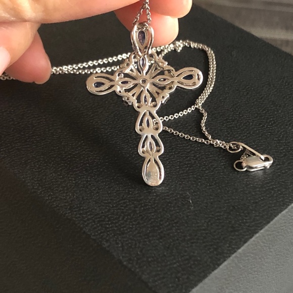 Blue sapphire and Diamond cross necklace - Picture 5 of 10